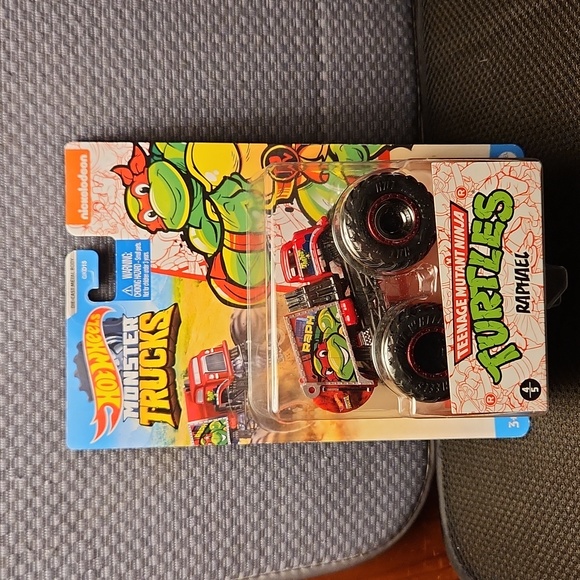 Hot Wheels Teenage Mutant Ninja Turtles Monster Truck Unopened Raphael - Picture 1 of 3